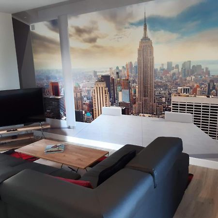 Appartement Renove Le New-York En Centre Ville - Terrasse Et Parking - Non Climatise La Roche-Chalais Kültér fotó