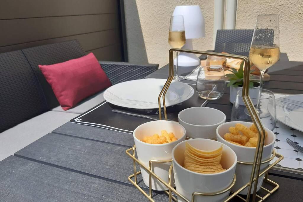 Appartement Renove Le New-York En Centre Ville - Terrasse Et Parking - Non Climatise La Roche-Chalais Kültér fotó