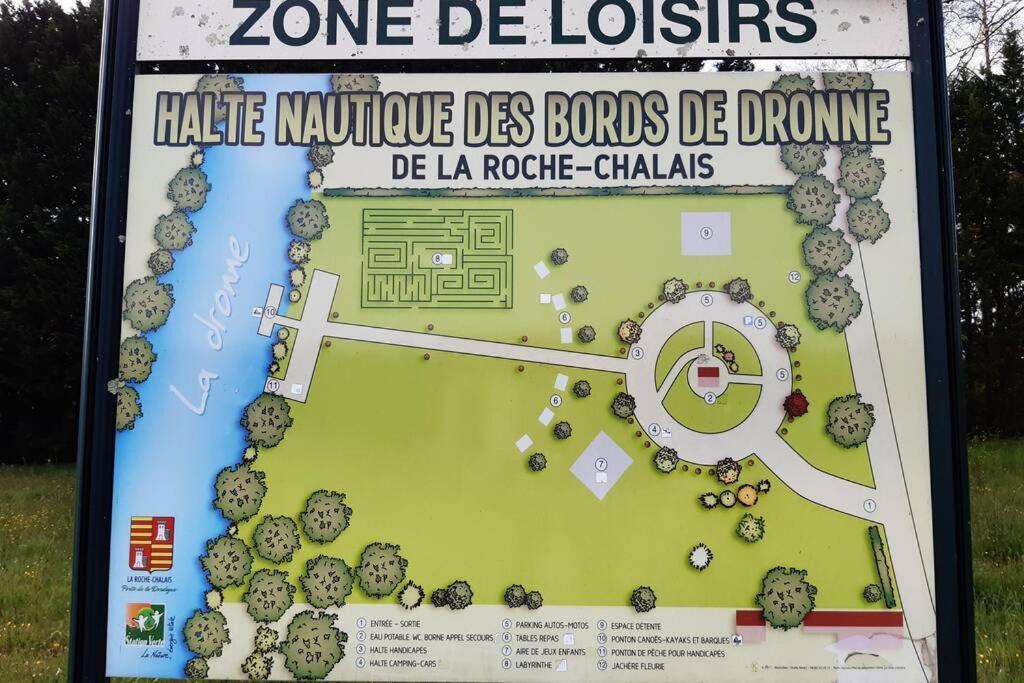 Appartement Renove Le New-York En Centre Ville - Terrasse Et Parking - Non Climatise La Roche-Chalais Kültér fotó