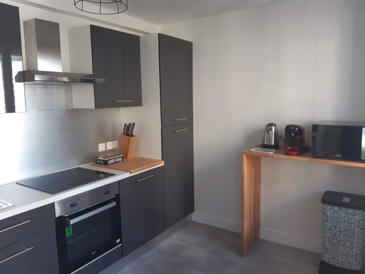Appartement Renove Le New-York En Centre Ville - Terrasse Et Parking - Non Climatise La Roche-Chalais Kültér fotó