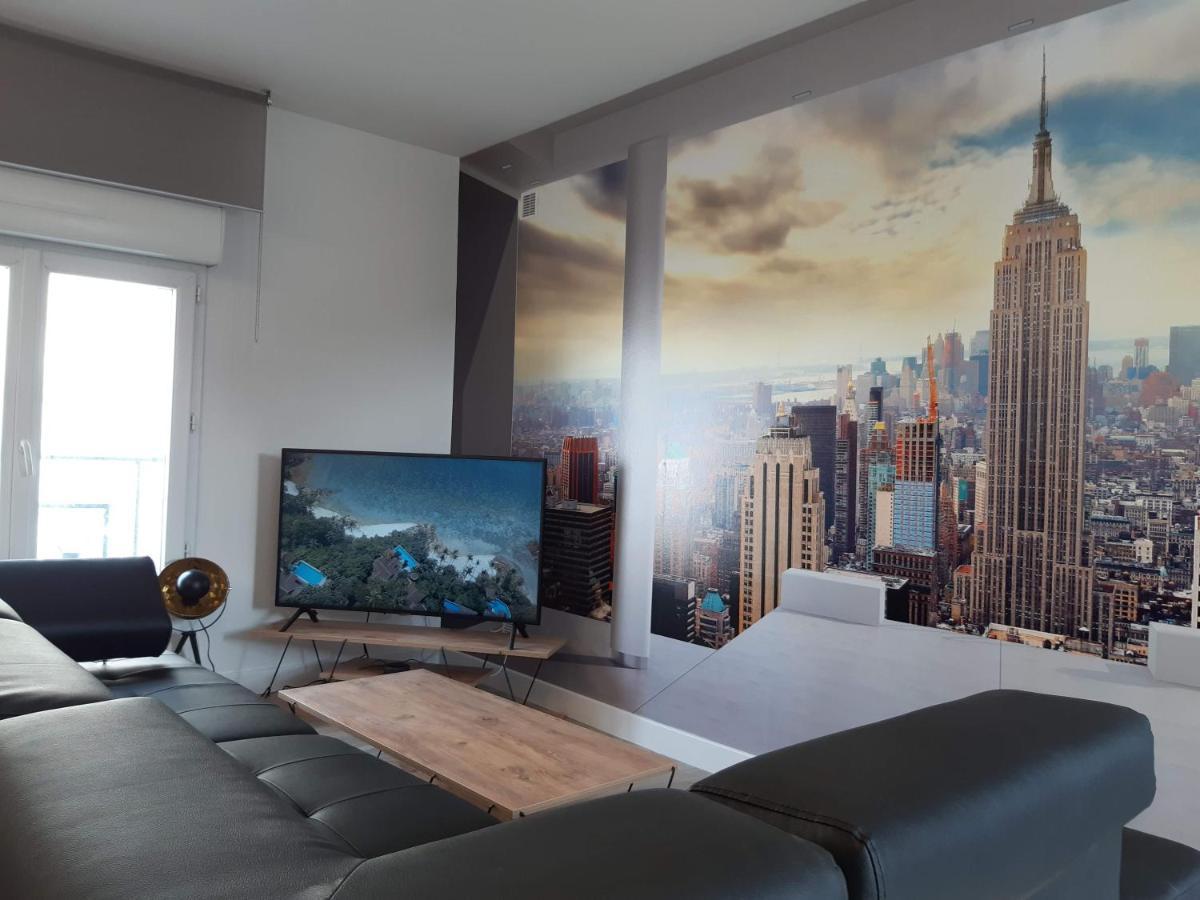 Appartement Renove Le New-York En Centre Ville - Terrasse Et Parking - Non Climatise La Roche-Chalais Kültér fotó